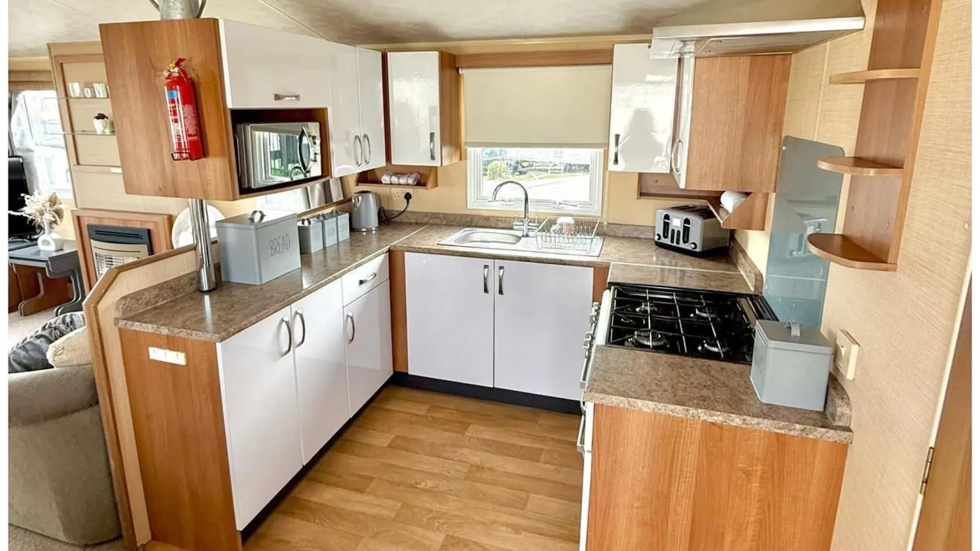 Resort 3 Bedroom 8 Birth Caravan - Sand Le Mere Tunstall